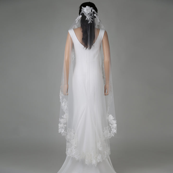 FS6225-M bridal veil styled on mannequin, highlighting mid-length design.