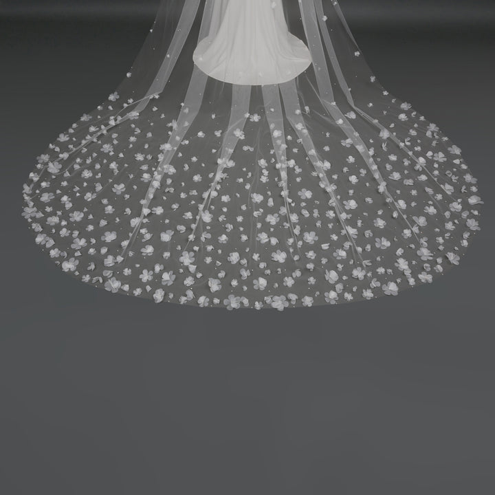 FS6232 bridal veil styled on mannequin, highlighting mid-length design.