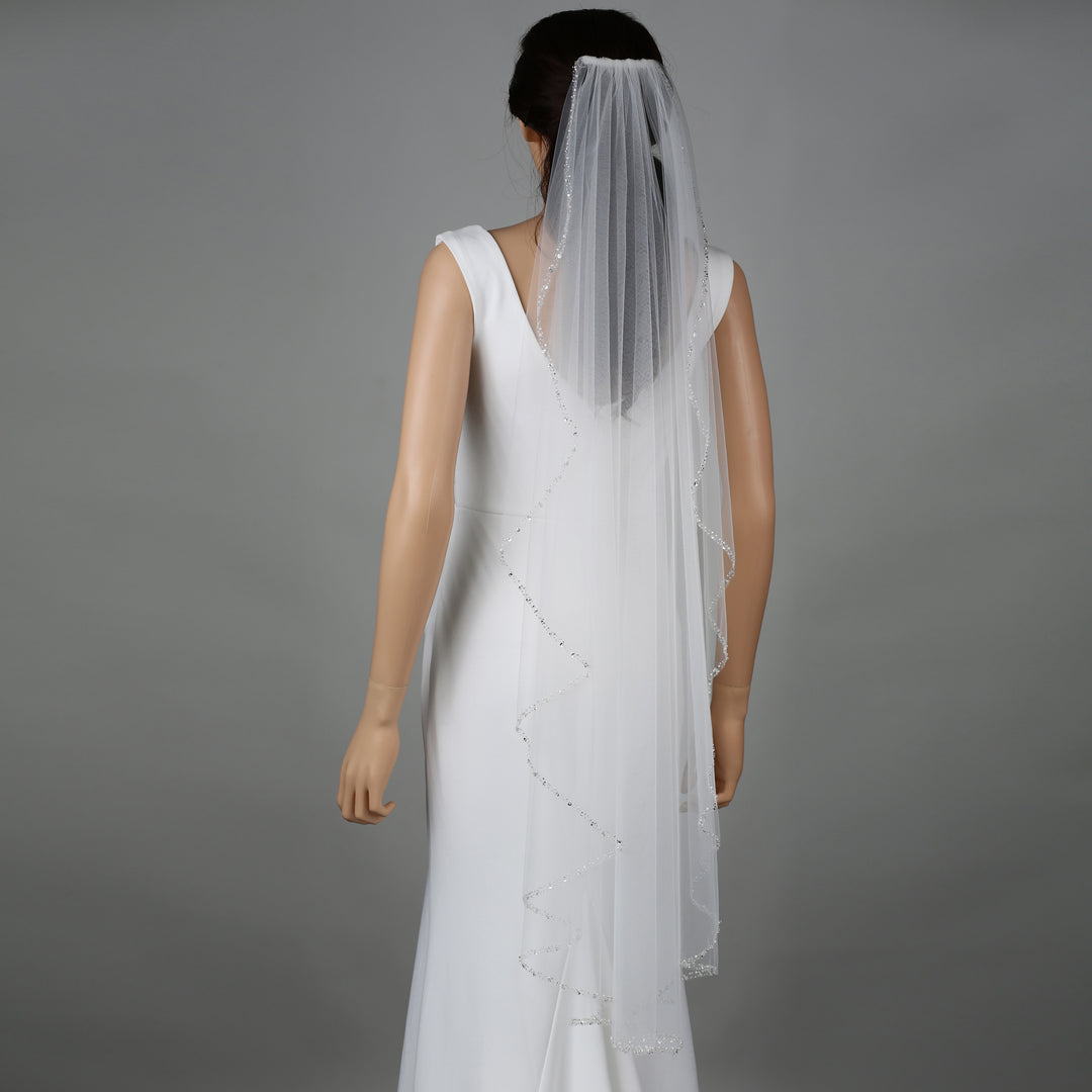 FS6246-AC bridal veil styled on mannequin, highlighting mid-length design.