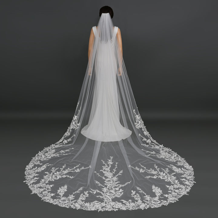 FS6295 bridal veil styled on mannequin, highlighting cathedral-length design.