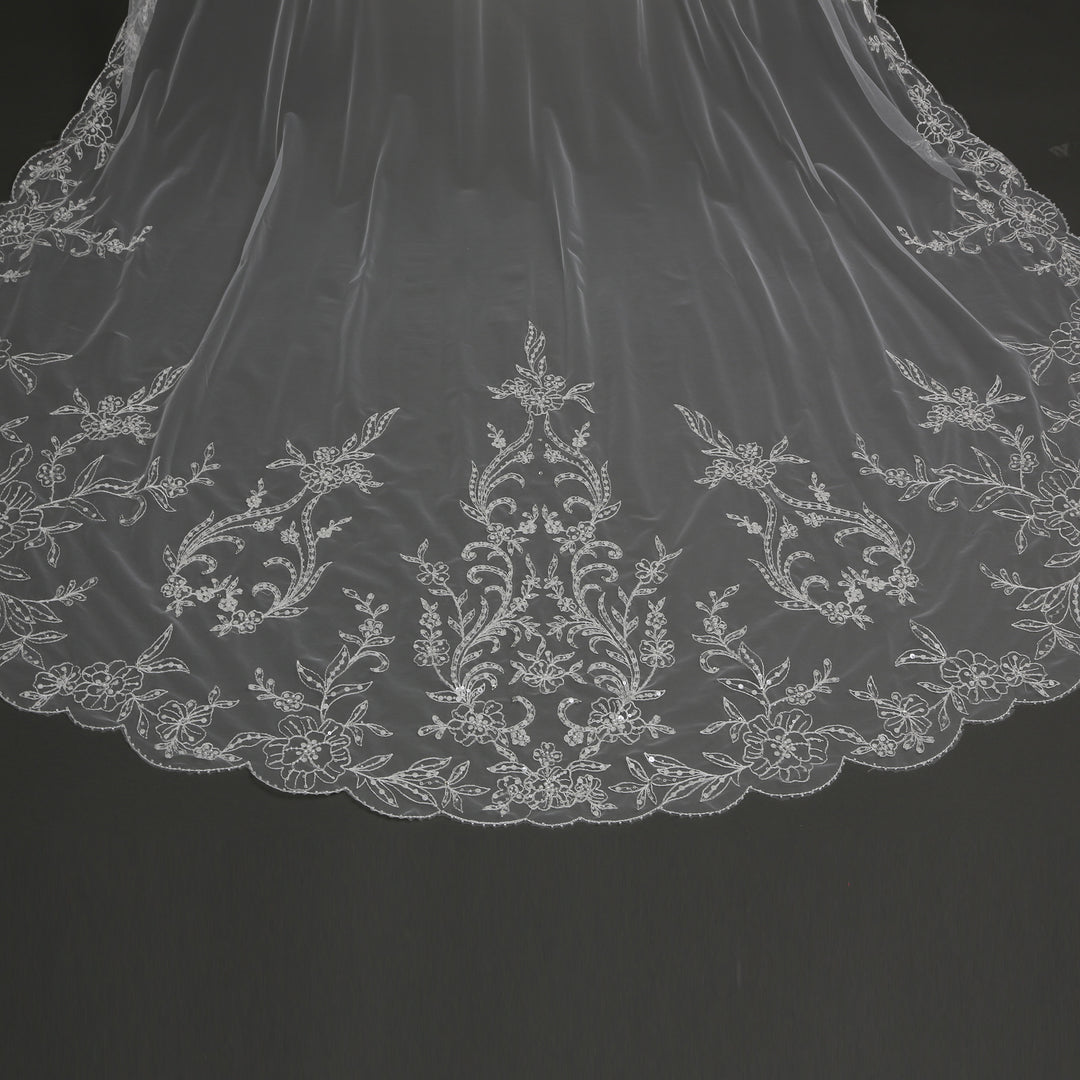 FS6298 bridal veil styled on mannequin, highlighting cathedral-length design.